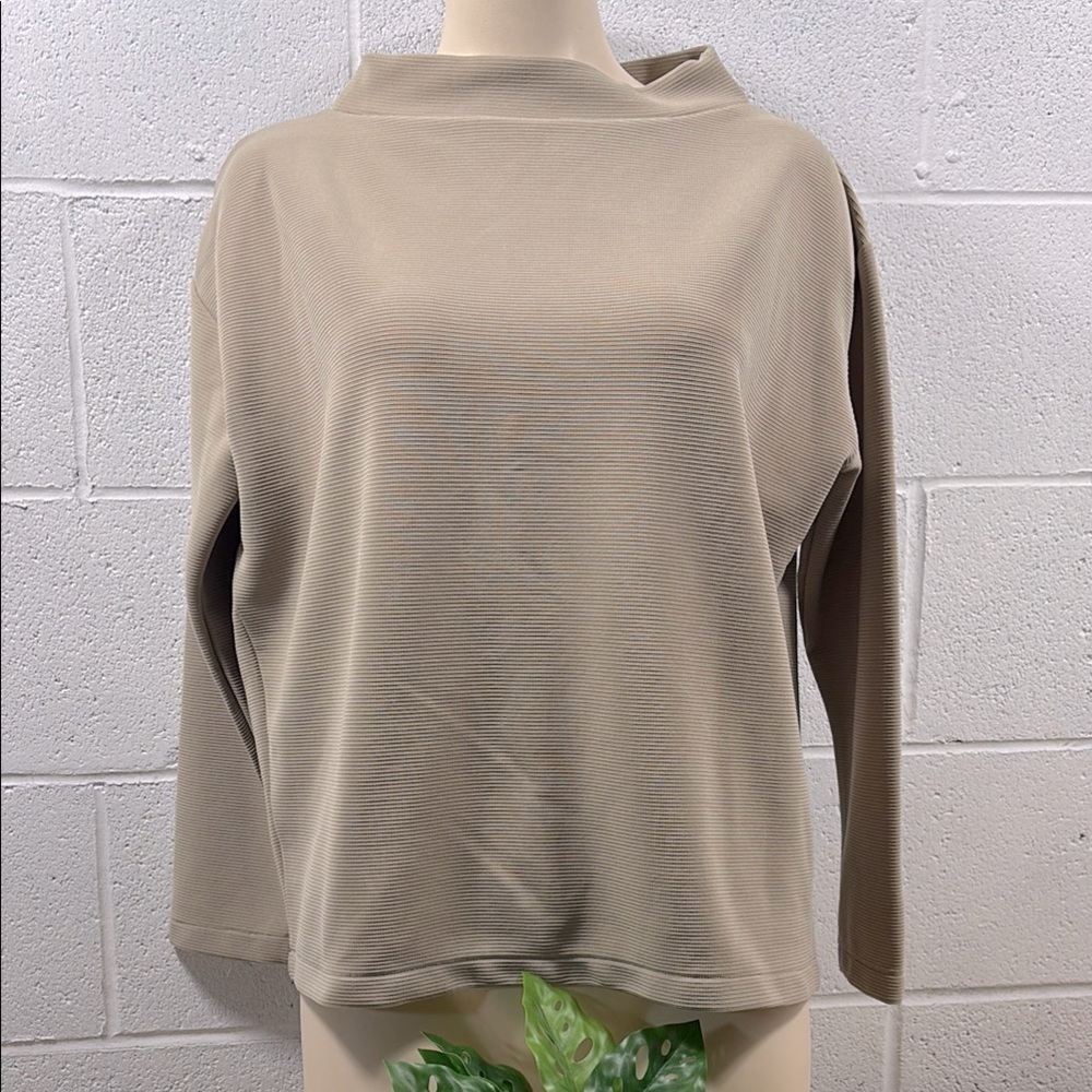 Chic Beige Long Sleeve Top​​​​​